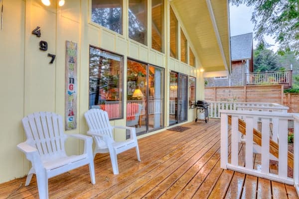 Front Deck with outdoor seating