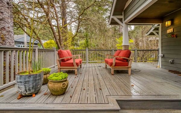 Front Deck space