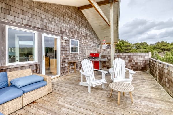 Top Balcony with seating