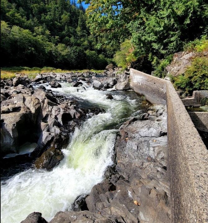 Nehalem Falls